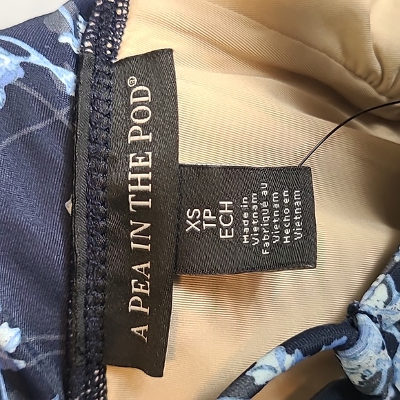 NWT A Pea In The Pod Floral Ruffled Maternity One Piece Swimsuit - Navy - Picture 9 of 9